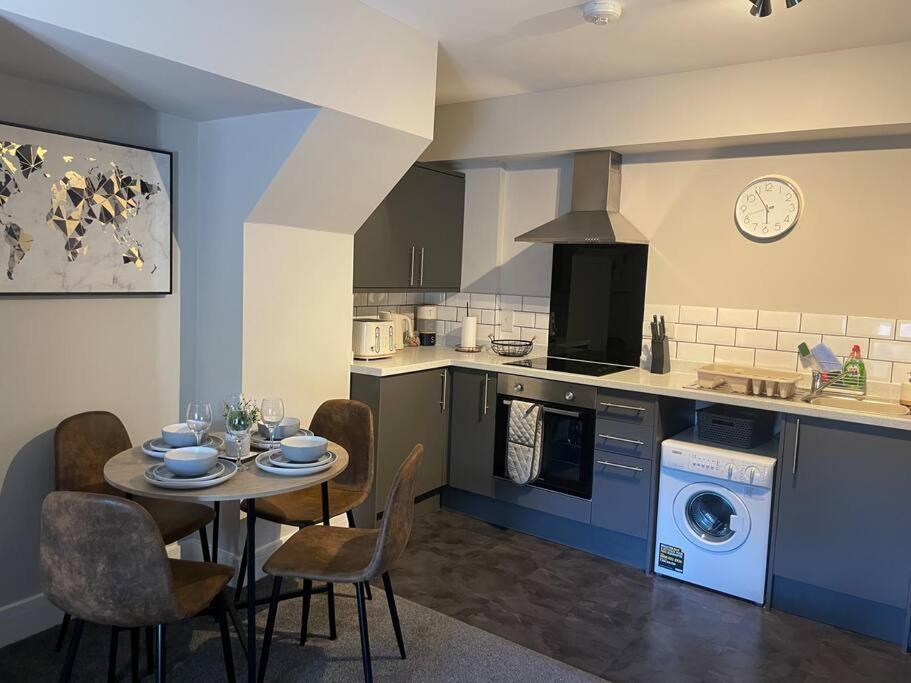 Poplar House-2Bedroom House In Town Centre With Free Parking By Shortstays4U كينغز لين المظهر الخارجي الصورة
